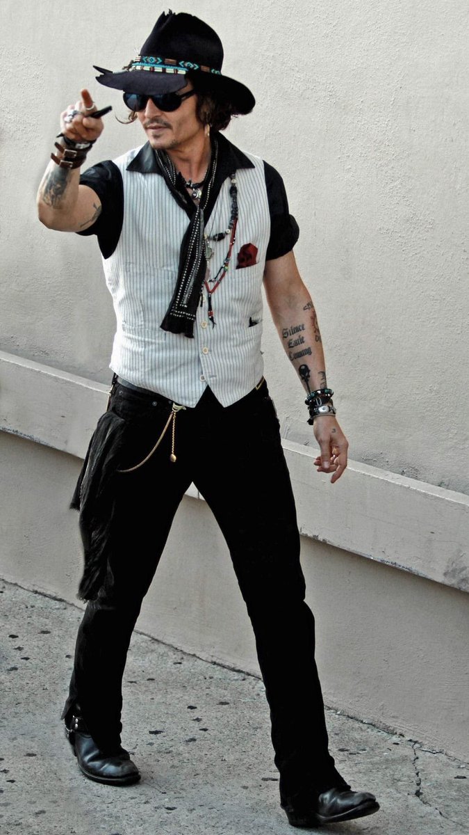 FanaDepp's tweet photo. Happy Saturday Now that is what I am talking about Good morning Deppheads ox I know you can relate                  #thatswagger #yourgrace #theoneandonlyJohnnyDepp https://t.co/7UHZzpn1a0