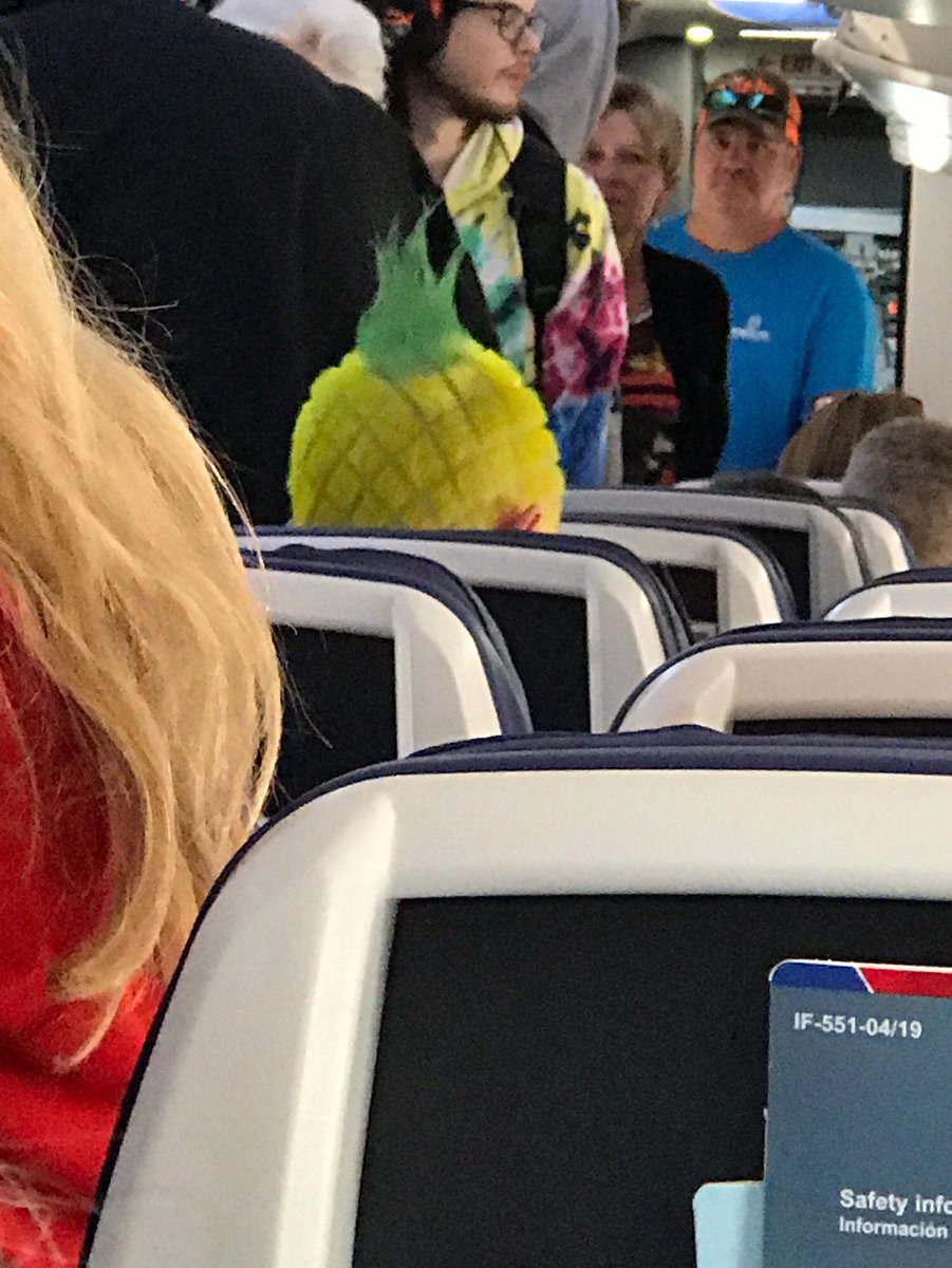vacula_erin's tweet photo. Stylist: So on a scale of 1-10 how spongebob are we going? 

Person: yes https://t.co/Ob4nFjoWoc