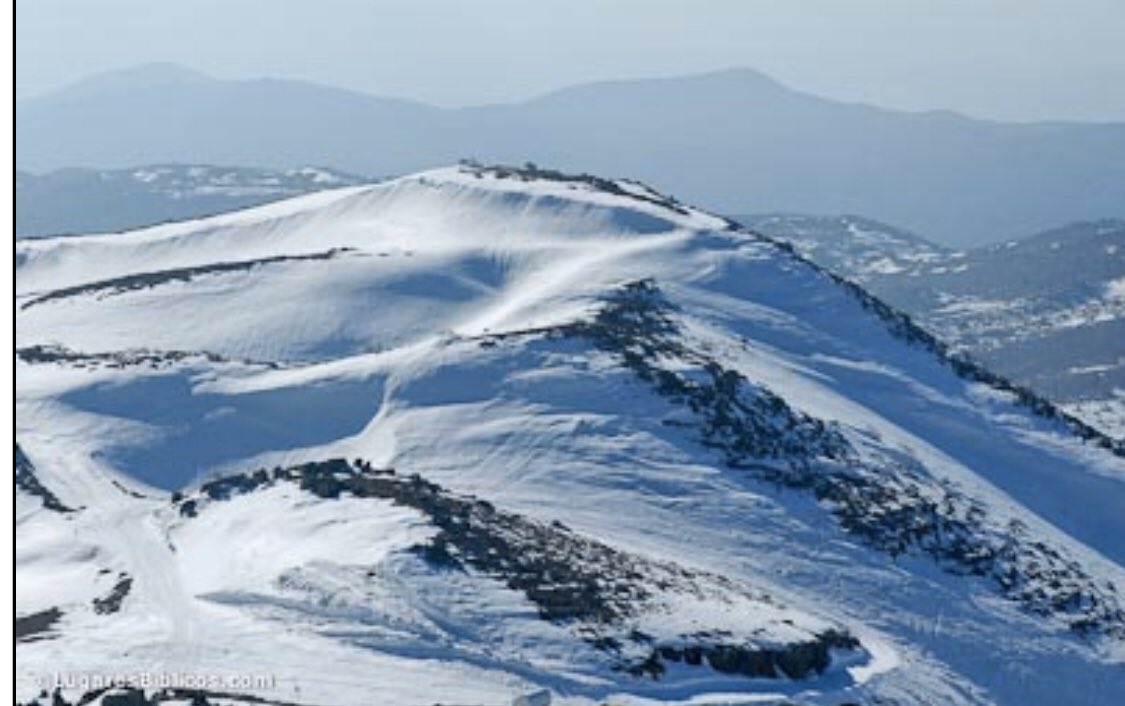 drsamuelpagan's tweet photo. Está nevando en el monte Hermón, y las imágenes que incluyo invocan el Salmo 133.3. En efecto, aluden a las aguas que bajan de las montañas que son símbolo grato de la bendición, vida eterna y presencia de Dios. ¡Disfruten el panorama! https://t.co/9JxuMZHRiF