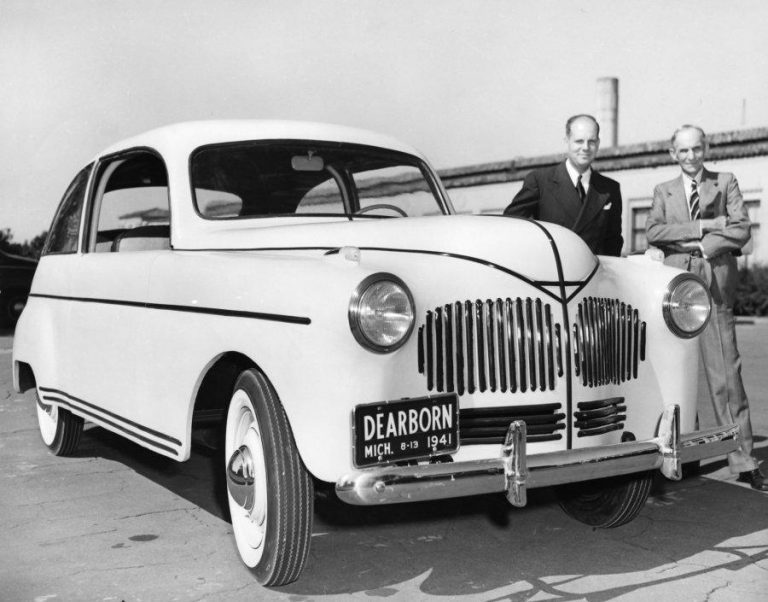 HealthPost2's tweet photo. Henry Ford Built a Hemp Car That Ran on Hemp Fuel 80 Years Ago https://t.co/eHH97a5UVH https://t.co/ftzBMmVPUj