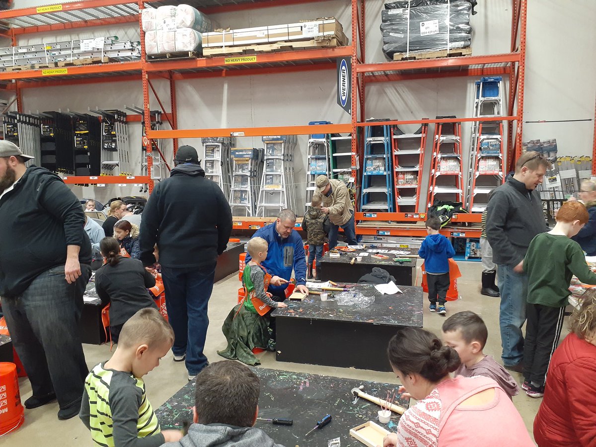 Mini Hockey Game.... Fun times. Loving what I do.

#FirstKWS2020
#WEAREWALKER
#2720inspires
#160kids

@HDmorrissey @beck_missy @sarahkukla @brunogusso17 @HDcoble @scottclittle