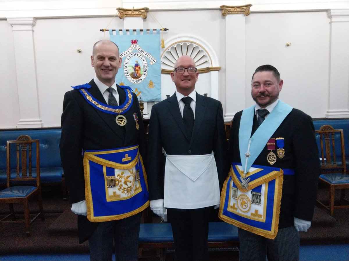 CheshirePGL's tweet photo. Five Officers of Grand Lodge present to help WBro Ian Dallinger initiate his husband, Brother Colin Dallinger.
Pictured are WBro Jeff Cunningham JGD, APGM , Paul Massie PSGD, PAPGM, Roger Quayle. PAGDC, WBro Kenneth Mallon PAGDC, WBro John D Miller, PAGDC 
#cheshirefreemasons https://t.co/RPf0lJ5PJs