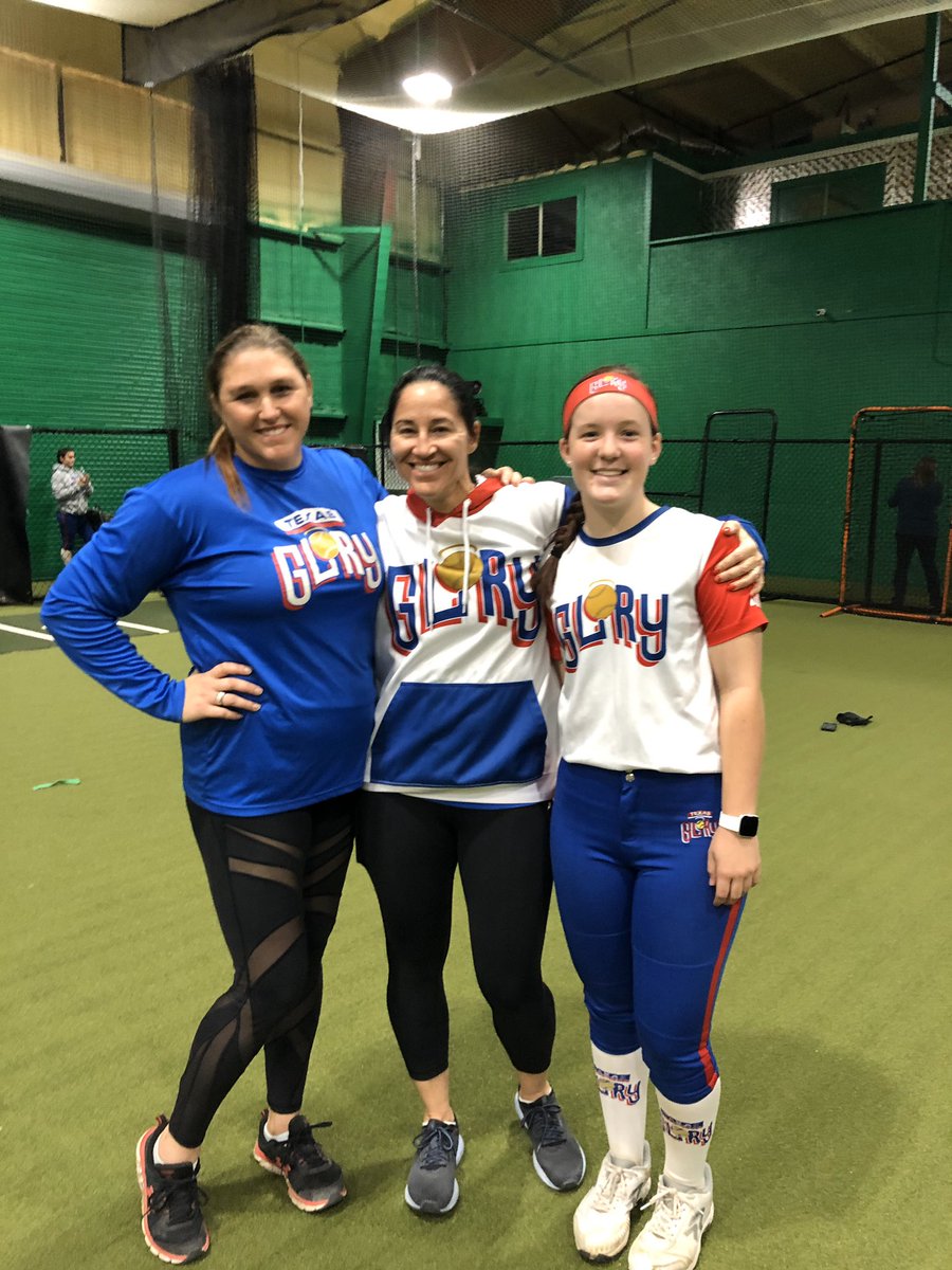 lucyeb05's tweet photo. Great camp yesterday! Huge thank you to Coach @meagandenny and Coach Mari McGuire for all of the great tips and drills. So fun to put in some good work! #TexasGlory #Pitcherwork #LHP2023 @TexasGlory https://t.co/y0jTDa8Y37