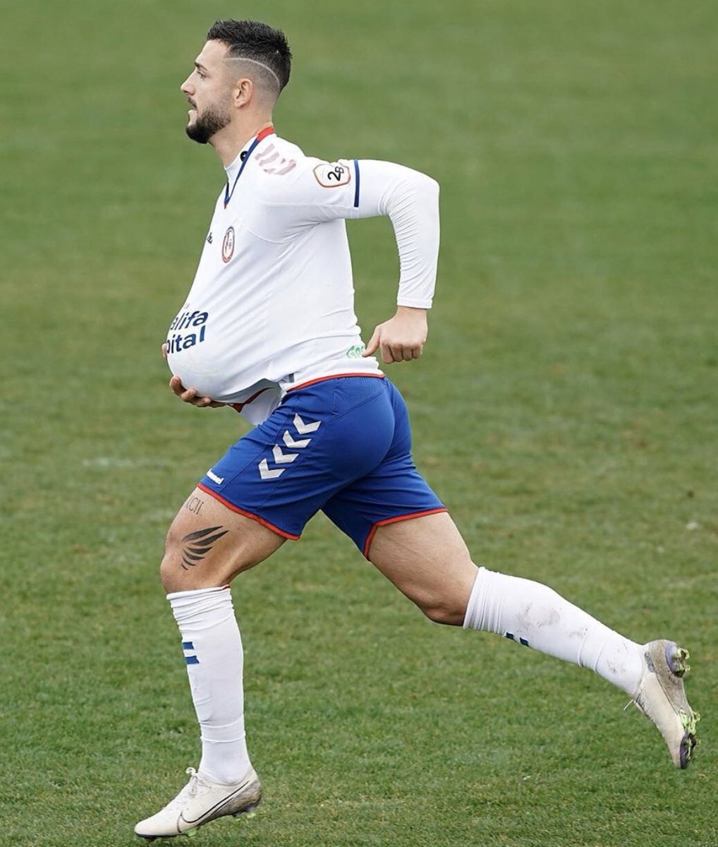 danielprado_ve's tweet photo. #2daB | Victoria del @RMajadahonda 0-3 ante el @racingferrolsad en la jornada 19. Los dirigidos por Julián Calero debutan pegando fuerte en este 2020. @MesaVisiga anotó su gol número 11 del torneo y es líder en la tabla. Los Rayistas siguen entre los cuatro primeros del grupo 1. https://t.co/3RwUFHLFk1