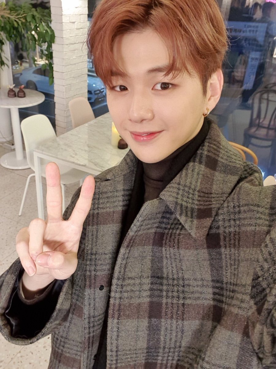 1WithWannaOne1's tweet photo. Hi winners for #peach_empire_sg event!

Apologies for the late notice due to our busy schedules matching, we will be doing our 1st round of prize redemption today at Bugis Icelab from 3.30pm - 5.30pm. Do DM us if you are coming so we can take note.

See you!! ❤ https://t.co/Z8OEE2hhi3
