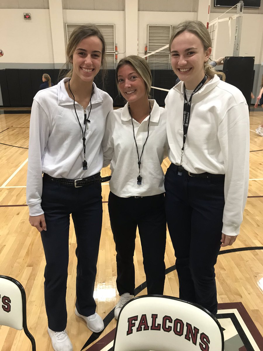 rockwoodthunder's tweet photo. What to do when you’re not playing? You become a referee for the day! #rtvbc #reftime #letsgo #gatewayleague https://t.co/c4HV6jlo1x