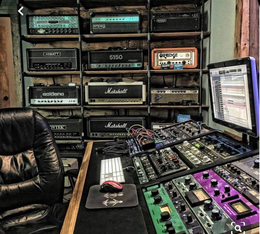 benedictmudd's tweet photo. The #benedictmudd #heavytrev #riff dungeon future aspirations https://t.co/4J5kVD35cx