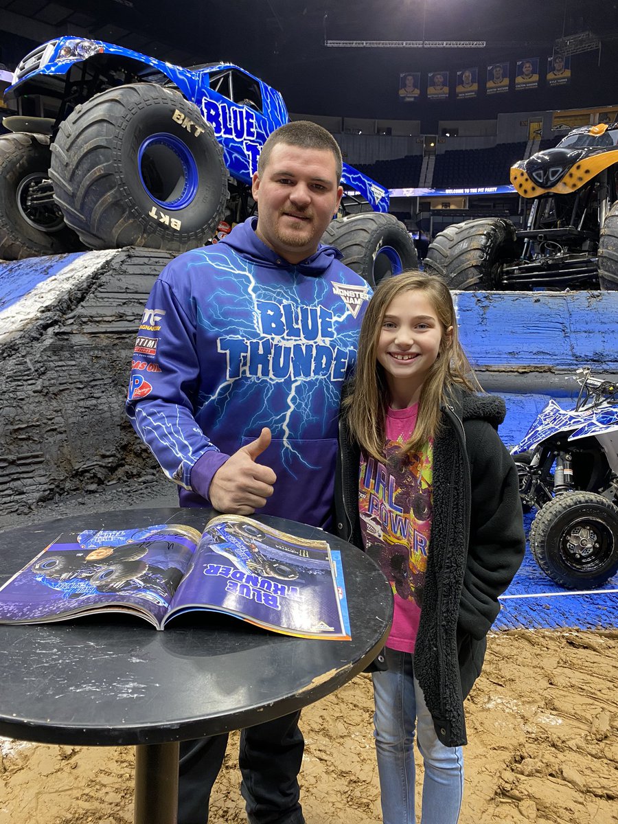 MrsKDaniel1229's tweet photo. So was so excited for Monster Jam that she put it on the calendar and she stayed up til 1:00 AM! #MonsterJam https://t.co/WXcDSTvNF4