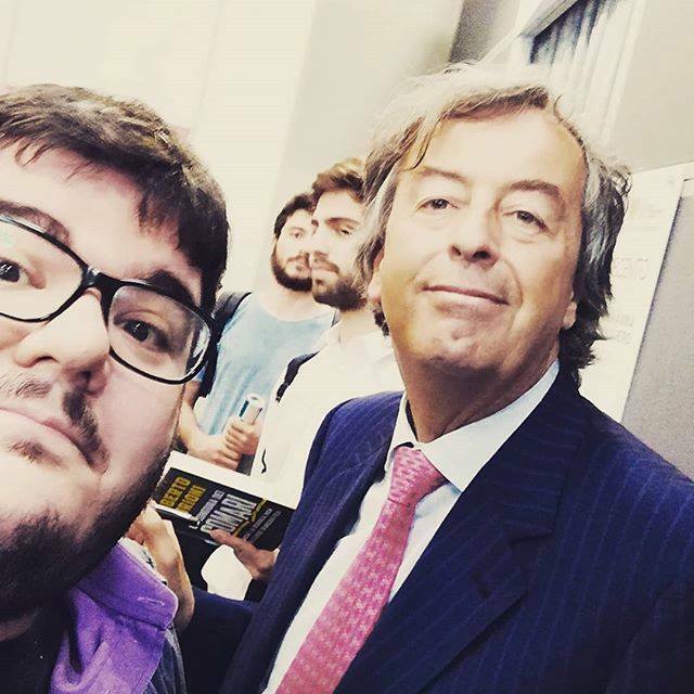 ilRinoceronte's tweet photo. Mi ero scordato di Burioni, ma lui non si scorda mai di noi. #vaccini #novax #robertoburioni #ilrinoceronte #nevergiveup #violavillain #purple #villain #villainlife #nientedadire #milano #scrittore #scienza #lascienzanonèdemocratica #medico #laura #burio… https://t.co/FcJXUCVtin https://t.co/c5YUs5LxBn