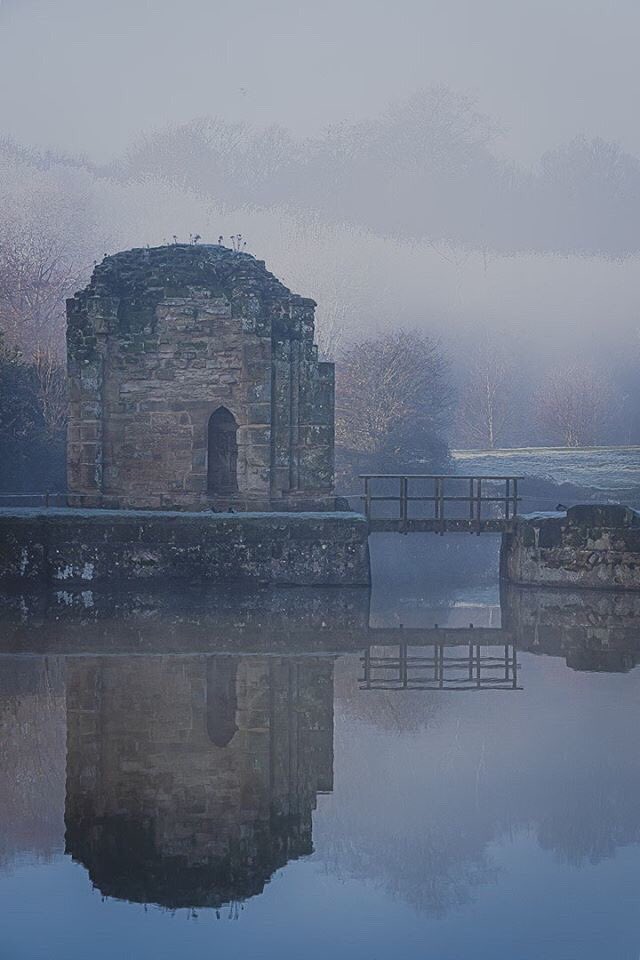 BodiamCastleNT's tweet photo. Thank you Dale Upton Photography for sharing these gorgeous photos of Bodiam Castle on a frosty morning. https://t.co/ffRnMl5WuF