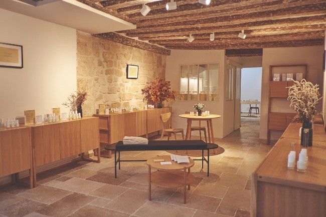 ParisArtDeVivre's tweet photo. Natural Beauty: #Skincare and #Cosmetics Shopping 🛍️ in #Paris
The global trend towards #organic, #chemicalfree skincare has caught on in Paris. 
https://t.co/2Vm6ksOuQF via @FranceToday 
#Amalthea #LeMarais #Labote #SaintGermainDesPres https://t.co/XkxzDClp8u
