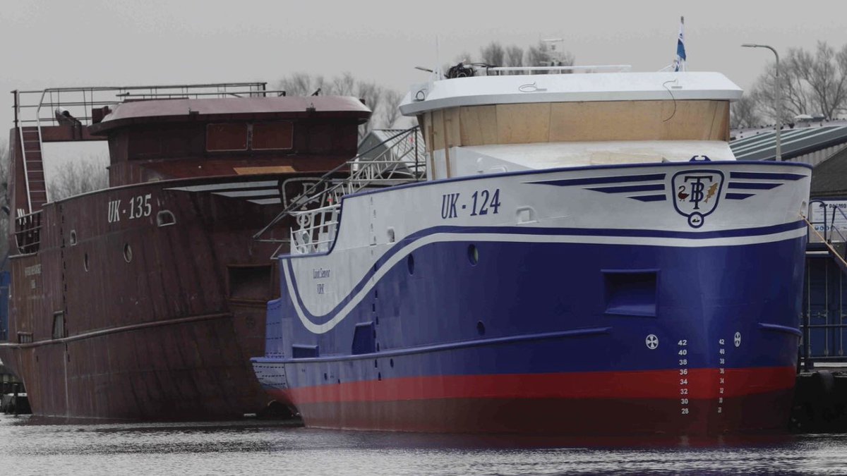 AlbertVCU's tweet photo. Nieuwe Urker vissersschepen in aanbouw ter vernieuwing en uitbreiding vd vloot. #UK124 #UK135 #Fishing https://t.co/GN6rtIZleN