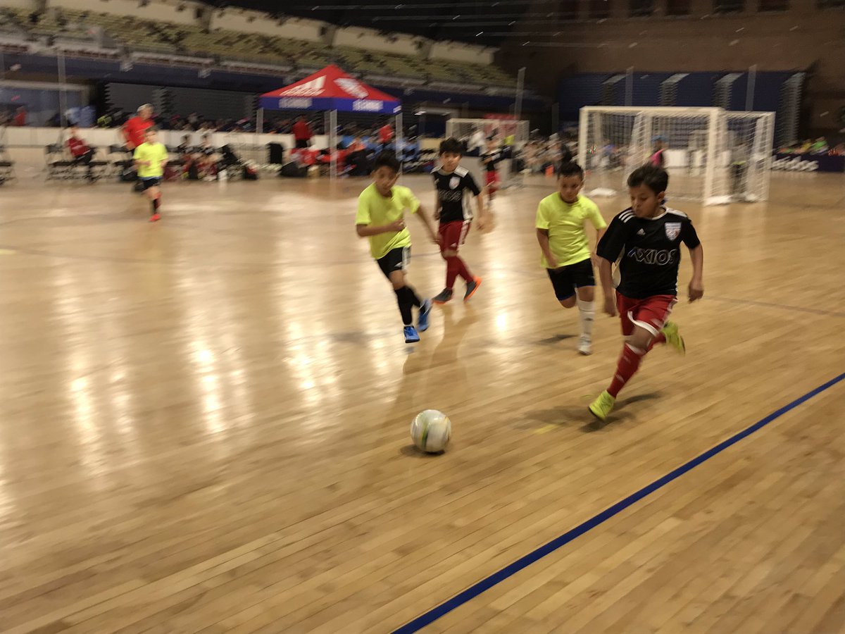 Size5Ball's tweet photo. Proud of our @AlexandriaSoc #2009BoysU11 who came back for the #draw in their 1st #Futsal game of the #AmericasCupSeries @ the #DCArmory. #ASAFutsalCup2020 w/ Coach @BenHawkins8 & @HSmithChaperon https://t.co/1MPy9qb9RN