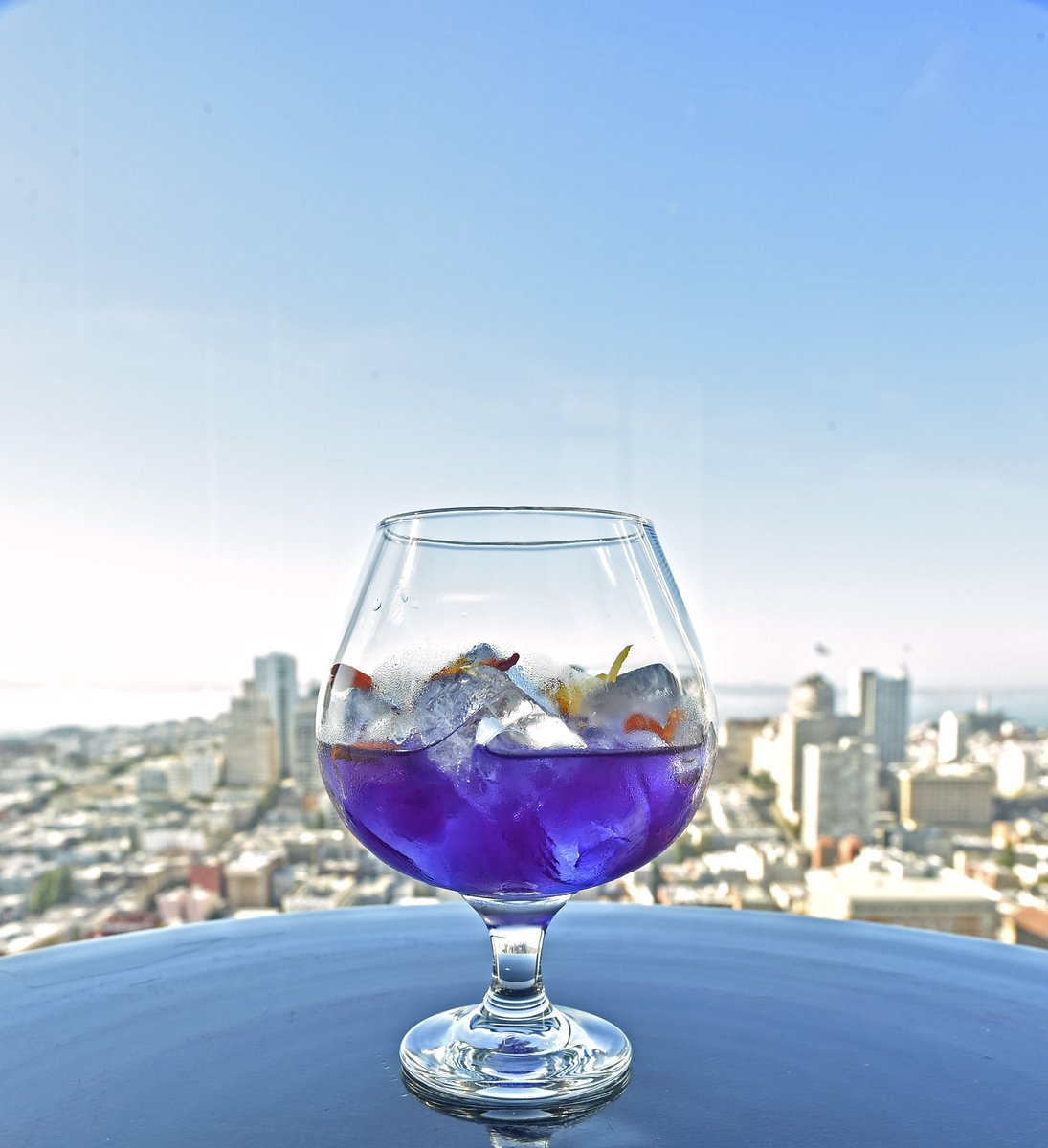 Perfectly perched 46 stories above the city of San Francisco. Head up to #CityscapeSF #HiltonSFUnionSq 
cityscapesf.com