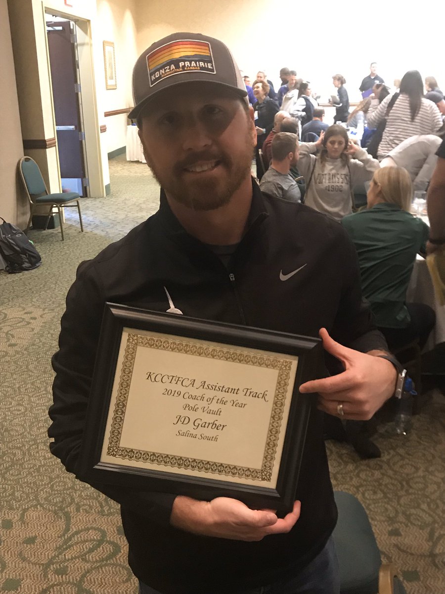 SouthTrackField's tweet photo. Congrats to Coach JD Garber for being named Kansas Pole Vault Coach of the Year.

@jdgarber @CurtisLStevens @SouthCougars https://t.co/BWZDFwU9fP