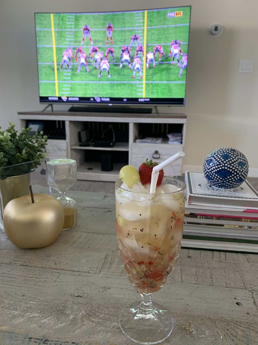 sportrazao's tweet photo. Club, Home &amp; Family! 😂🥰 Instagram: @SeuAnfitriaoEmOrlando #OrlandoMuitoMais https://t.co/OgZlaGOMp9