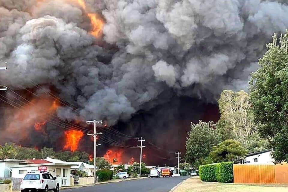 biloutedecon's tweet photo. En Australie c’est catastrophique faut que les pays du monde agissent https://t.co/kNPOOQmpjG