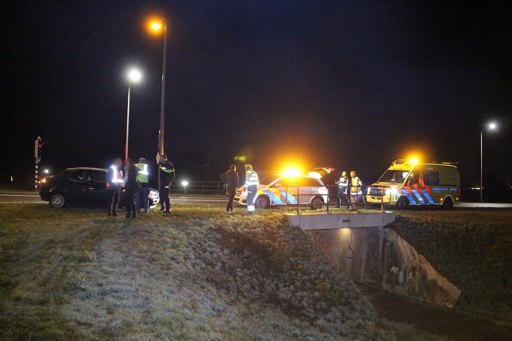 Verkeersongeval op de Ruxveenseweg in Tuk..