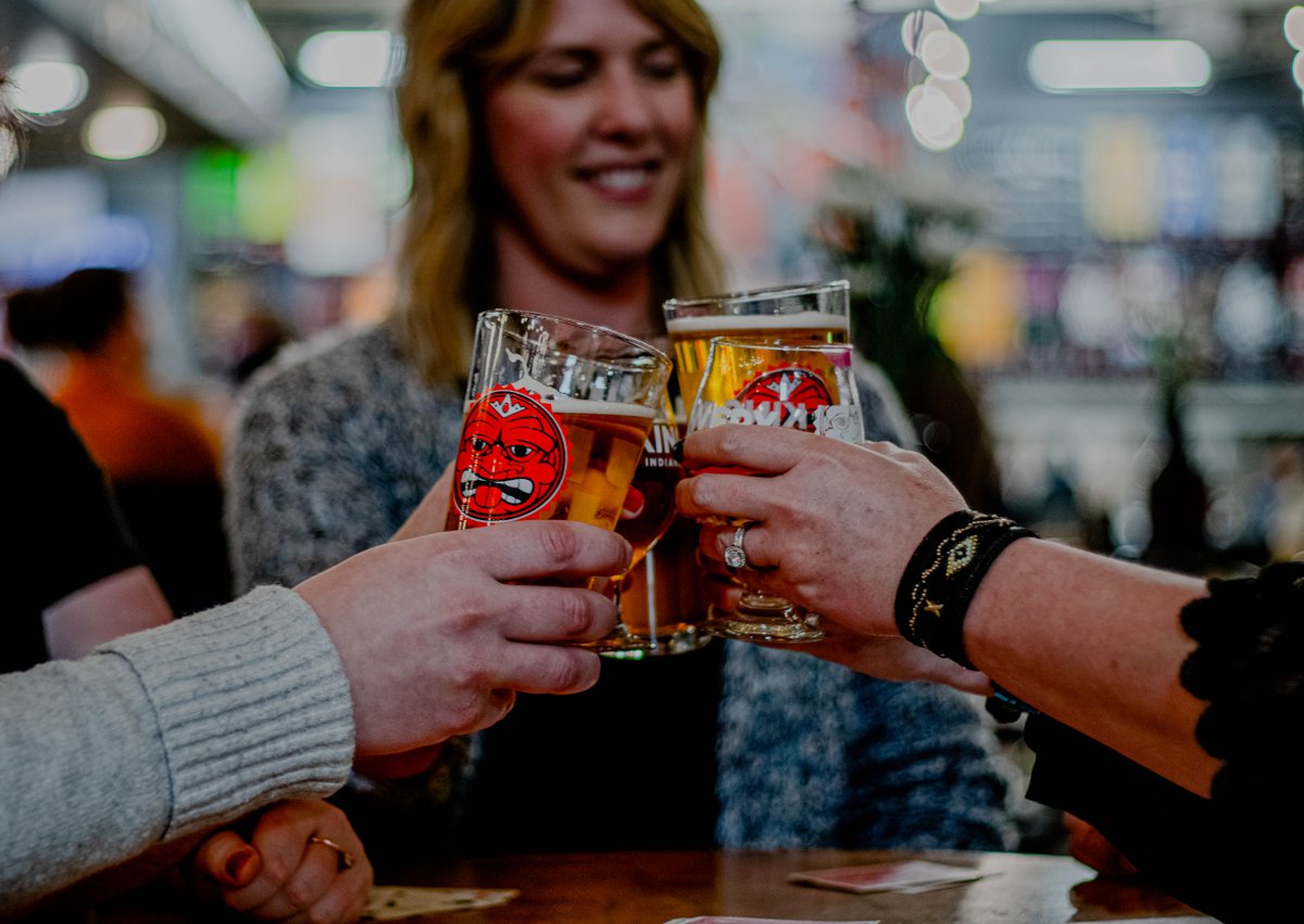 sunkingspirits's tweet photo. 2020 Goal: Spend more quality time with friends

Gather your squad and let's raise a glass to the good times we are going to have together in 2020. 

#sunkingspirits #sunkingbrewery #squadgoals #BFFs https://t.co/klVeWR8b8x