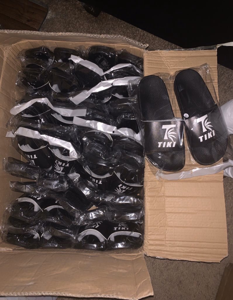 JavarisNeely's tweet image. Want a pair of #WaveRunners for $20.20? #OverStock