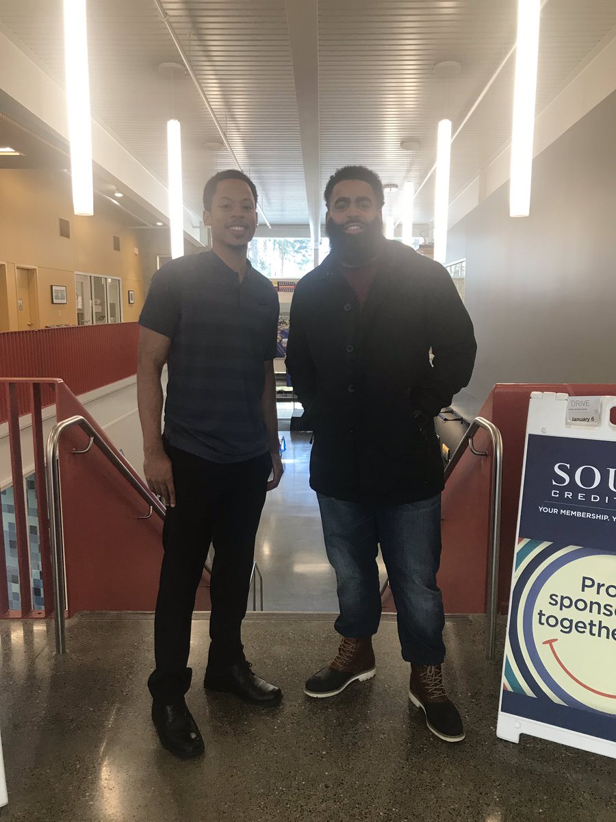 EileenLWalker's tweet photo. Today’s keynotes @mjc253 &amp; @OnSight253 speak to the #EastsideCommunity about health, fitness &amp; nutrition goals and remind us all it’s never too late to get healthy! #WellnessFair #Tacoma #Fitness #Community https://t.co/nxYDsxILug