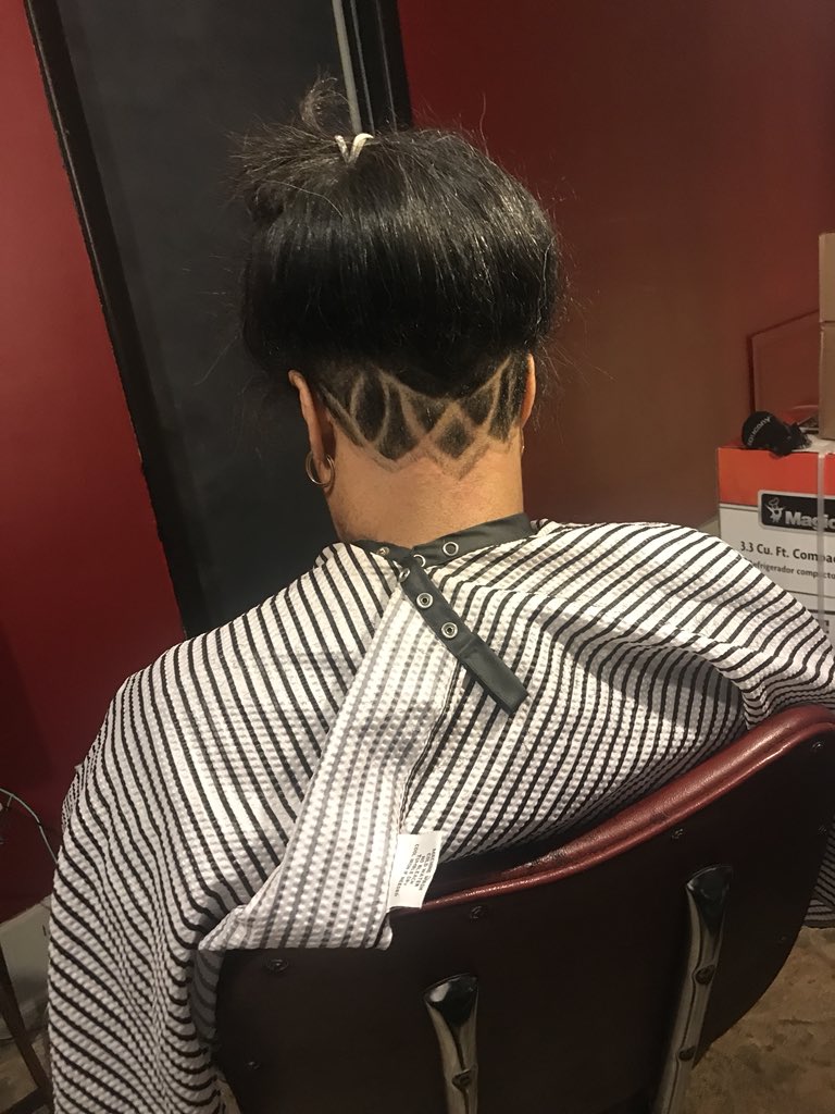 Qlipper_Que's tweet photo. #Undercuts for the ladies π₯ #DaAveEffect #QlipperQue https://t.co/qHIETkOgZB
