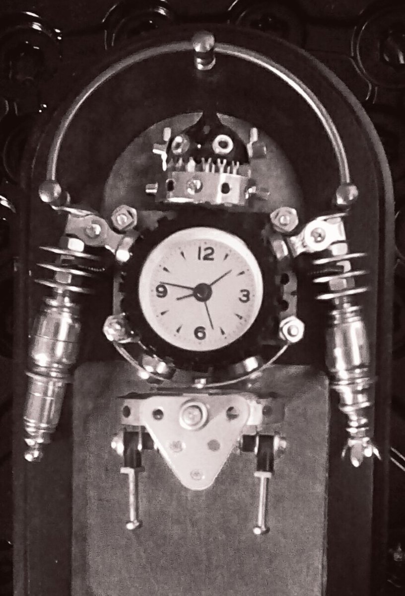 drummajorrobot's tweet image. One of my little buddies , Tokki , getting upgraded ... Little brat jumped the queue . I am overdue an upgrade and a polish !!!