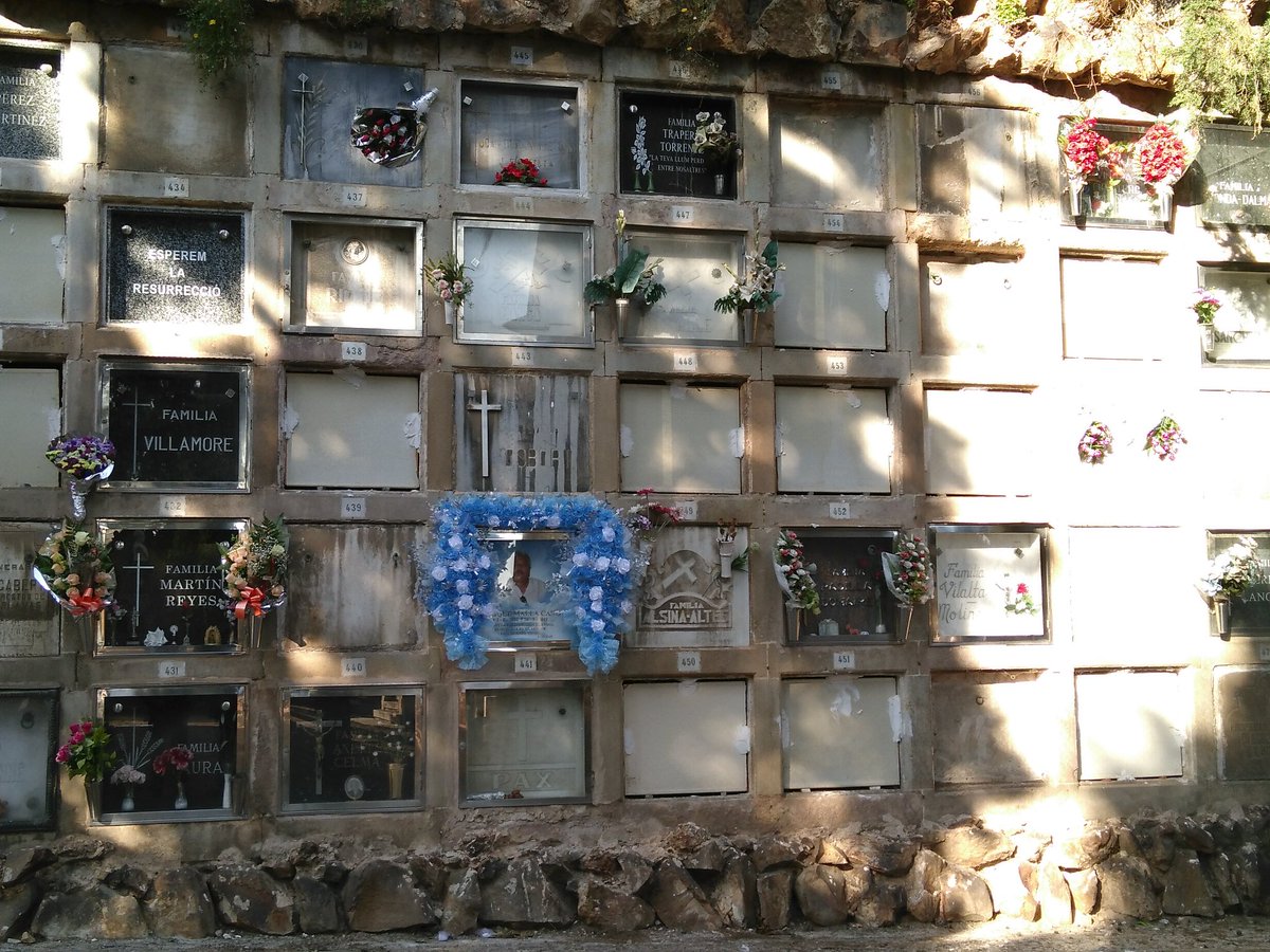 danielmichaudm's tweet photo. Doing research about dark turism in Barcelona. https://t.co/nqWqICSeGg