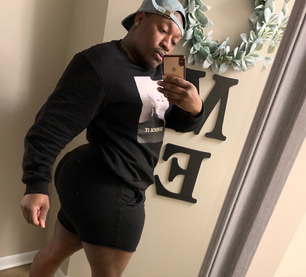 TreyDelarenta's tweet photo. Fuck that, it’s 2020... Watch yall niggas all year, because I’m coming thru!!! https://t.co/lhXbqY7yby