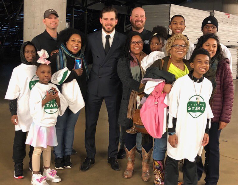 DPDhockey's tweet photo. Last night we got to enjoy another @DallasStars win with the kids from @SPSCC1600! Thank you to our #BadgesOnTheBlueLine partner the @DS_Foundation! #SeguinsStars #GoStars https://t.co/wZwGuygkn5