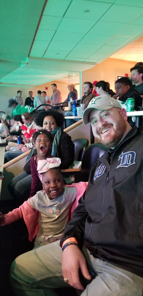 DPDhockey's tweet photo. Last night we got to enjoy another @DallasStars win with the kids from @SPSCC1600! Thank you to our #BadgesOnTheBlueLine partner the @DS_Foundation! #SeguinsStars #GoStars https://t.co/wZwGuygkn5