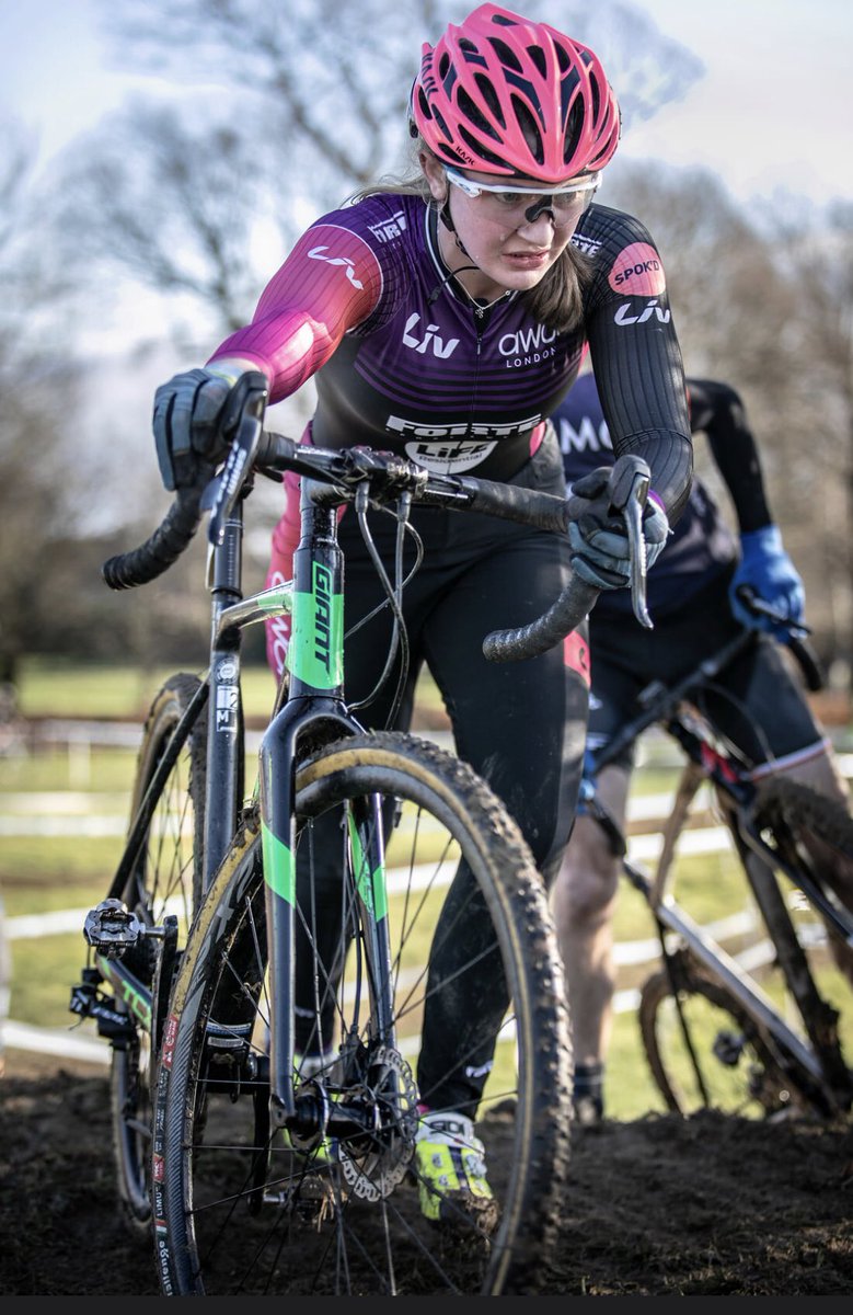 Bad day at the office today but a fun race nonetheless at Ardingley county show ground. Still managed 1st junior and 5th lady in a big field of 40 women 📸 <a href="/huw_williams1/">Huw Williams</a> : <a href="/ForteSportsUK/">FORTE Sportswear UK</a> @Kask_cycling <a href="/LiFEResProperty/">LiFE Residential</a> @livAWOLSpokd
