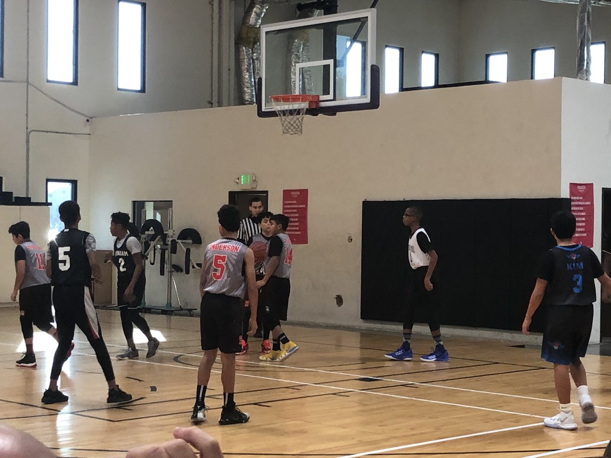 newmarkham's tweet photo. A series of unexpected events leads the EMMS basketball boys to an alumni. Thanks to @hoopexpansion for the opportunity to show our boysβ talents. #emmscommunity https://t.co/BAV3WoIcJ2