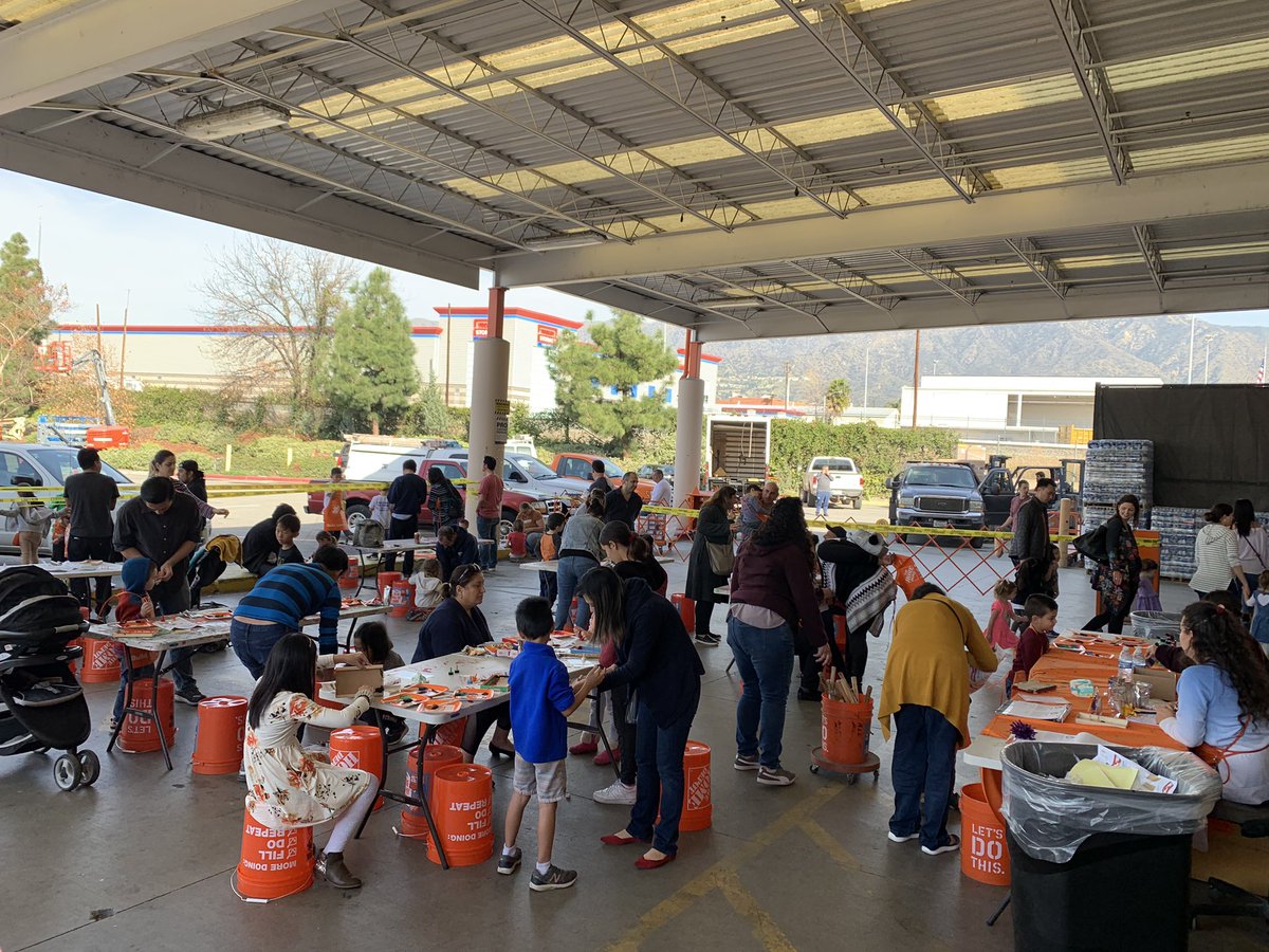 RobFlo88's tweet photo. Celebrating the 1st #KidsWorkshop of 2020 at #HD6654. Cooper a regular at our #KidsWorkshop, wanted to have his birthday party in our store!! Happy Birthday Cooper!! #HDValueWheel #GivingBack #BuildingStrongRelationships #HD6654 https://t.co/VO2jSI2E9J