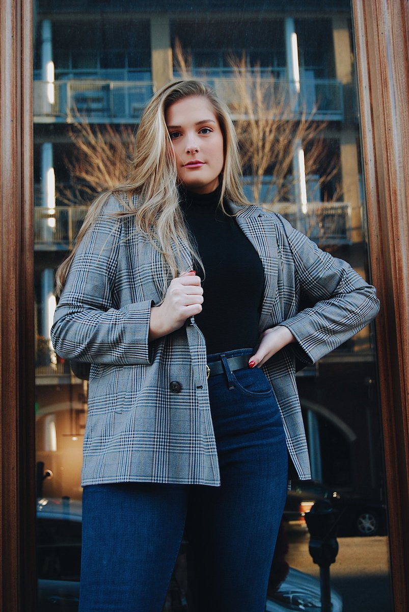 aumodelingboard's tweet photo. Sarah 🌇 https://t.co/6QBToe8FMk