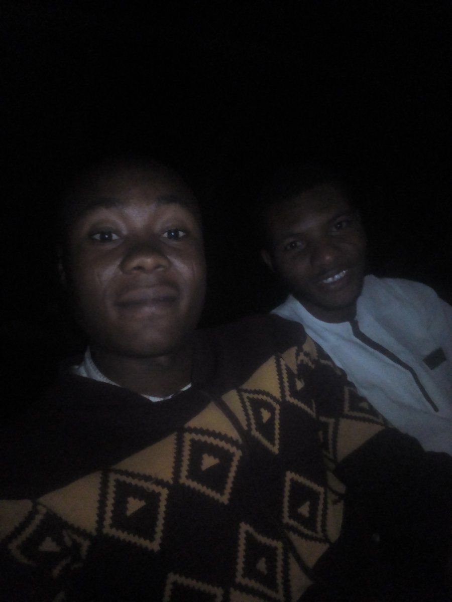 Thehabeebullah's tweet photo. Meet an old in the viewing center we decided to take this pishor, we can't have BP supporting man utd
#sycc-connect
#unilorinconnect
#WOLMUN https://t.co/O7t4GhbT12