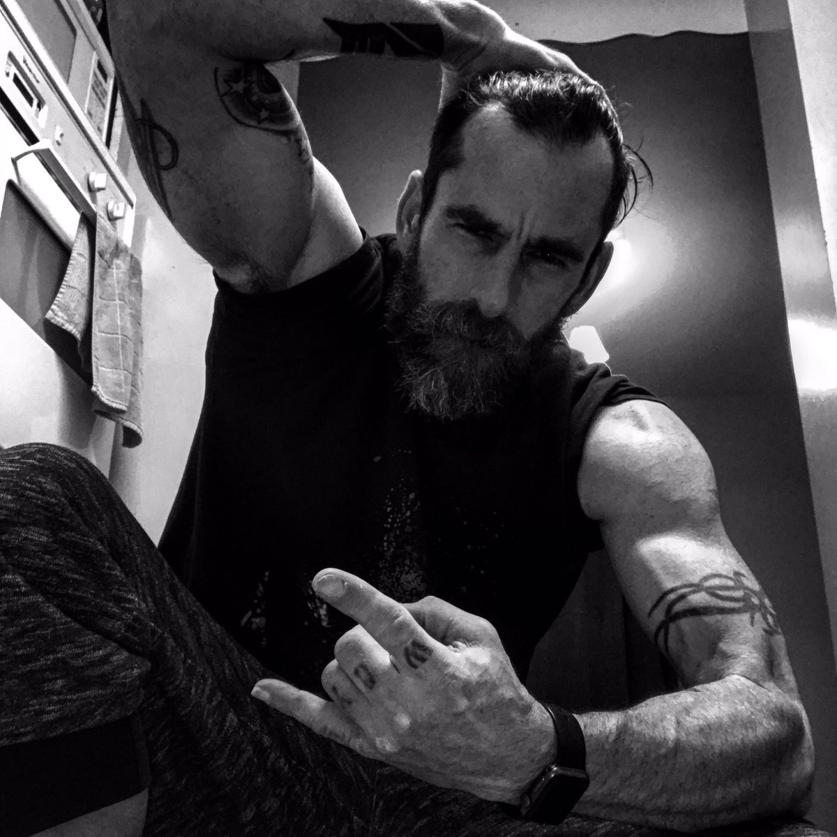 itzJohnnyReilly's tweet photo. SaturSlay has begun
#HellaRad https://t.co/JbjvAGftWE