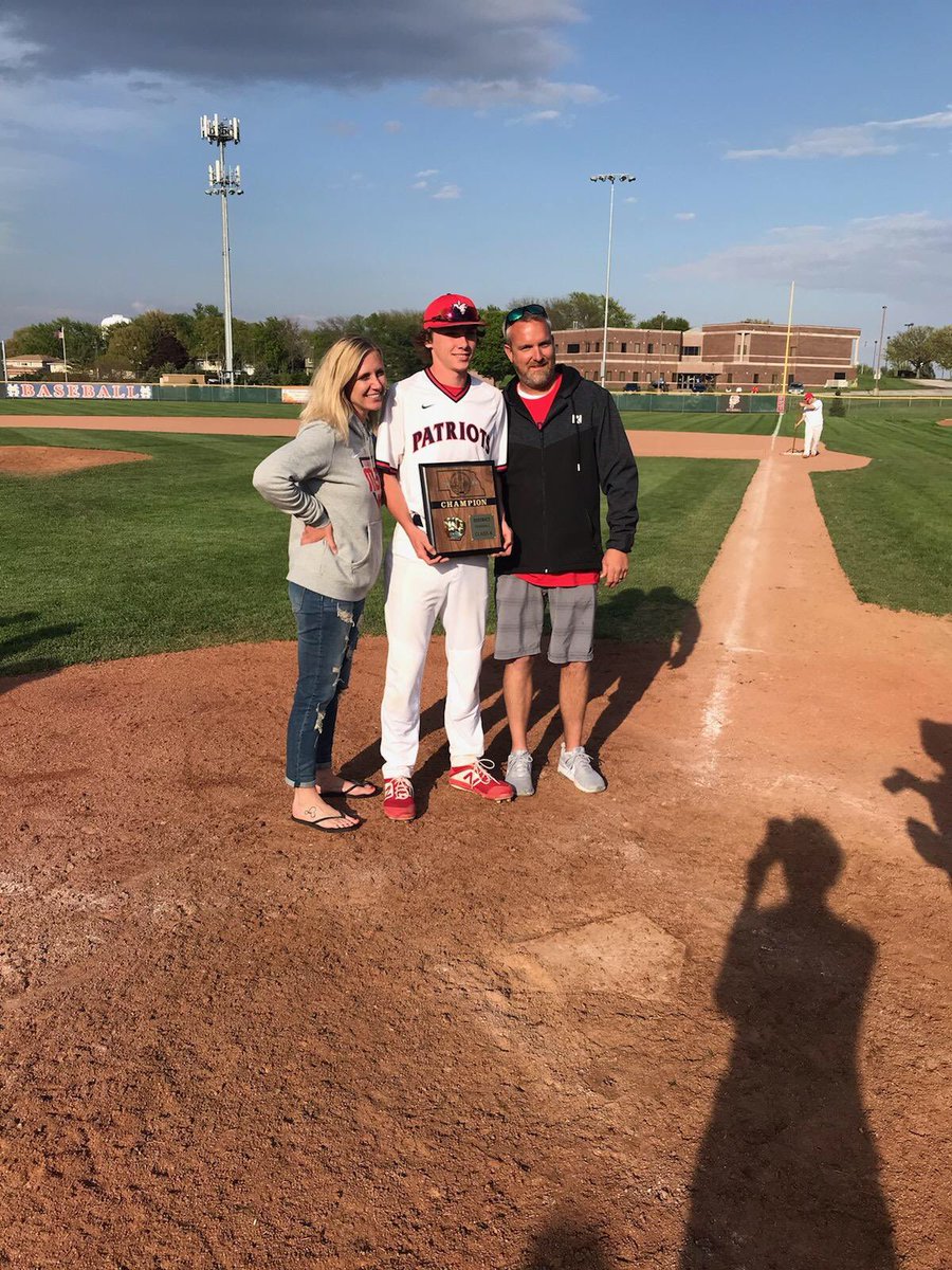 Happy Birthday to the best mom ever! I hope you have the best day! Love you❤️🎉