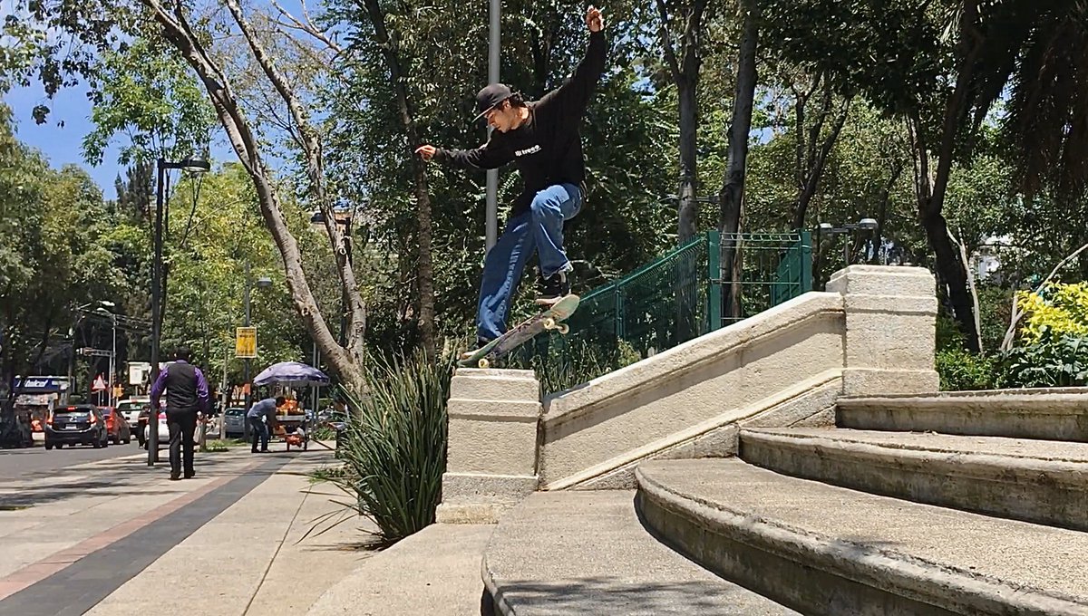 Sierrahardware's tweet photo. Sebastián Lemus 🤘 Nose Bonk #Verytight 📸 @gabriel1molina #skateboarding #skate https://t.co/jETIEzi4Gl