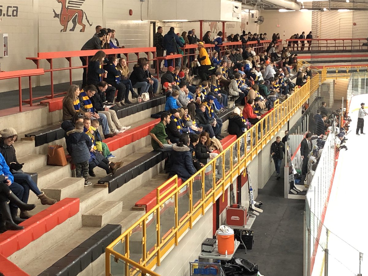 mtilb1971's tweet photo. Great turnout of @LakeheadAlumni for the @lakeheaduhockey game against the Gryphons. Plus a pre-game event. #lakehead4life https://t.co/gzTUITjJy8