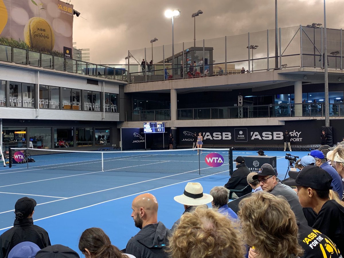 GAINE_AI's tweet photo. Lights on at the Tennis in Auckland 3pm in the afternoon! #WTA #auckland https://t.co/WtvQz5JQ9P