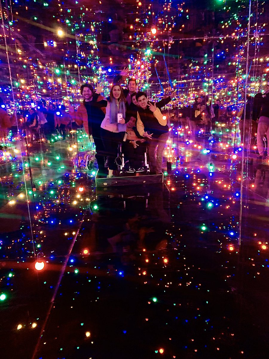 EuniceRendon's tweet photo. #InfinityLights #familia 😍😎💡 https://t.co/fNqxCCrfMn