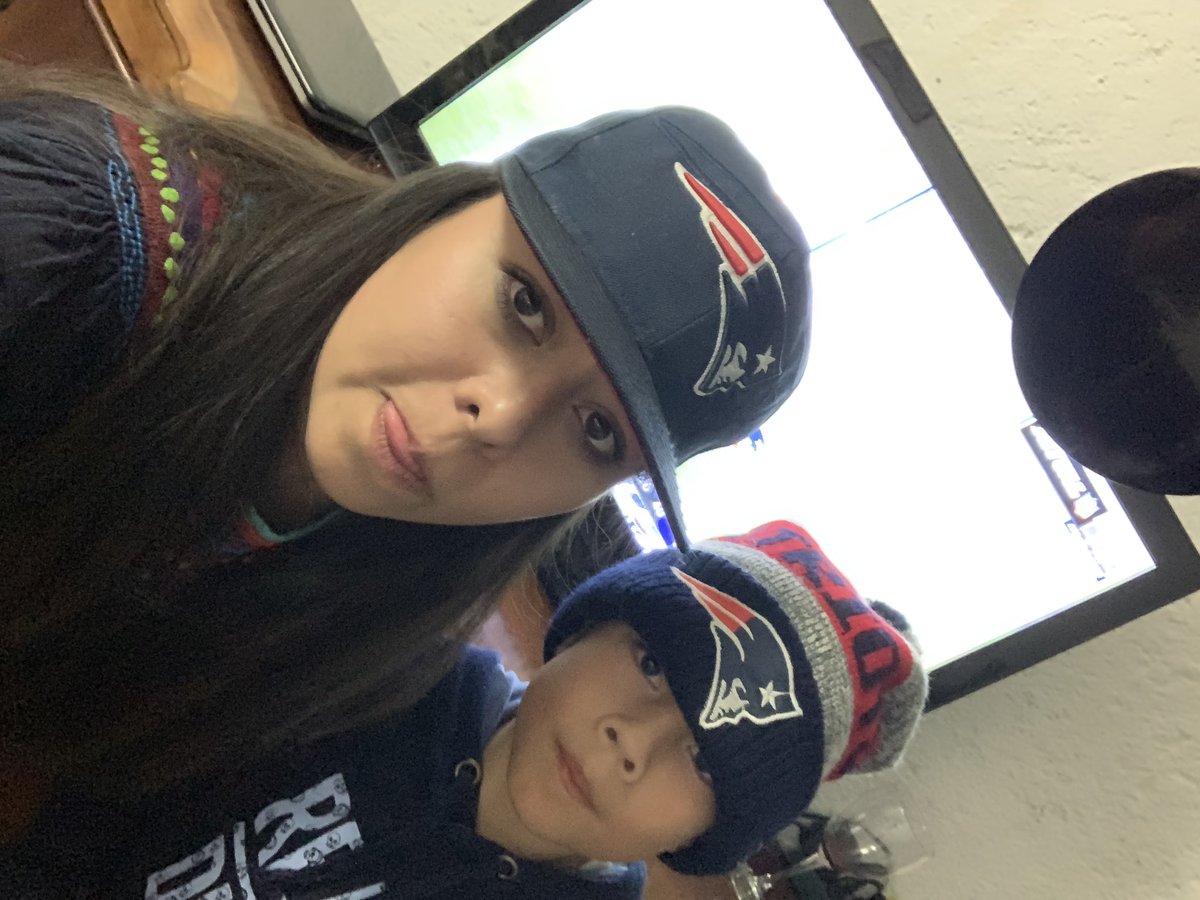 Anayd21's tweet photo. @AztecaDeportes #RitualNFL Go Pats!! Listos para verlos ganar!! #DoYourJob https://t.co/z7mupYFeXn
