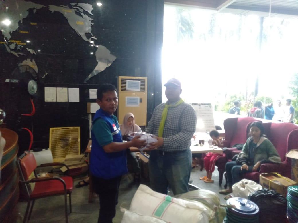 himatalabinawan's tweet photo. Terimakasih @DinsosDKI1 yang telah menyumbangkan logistik untuk para korban banjir
@universitasbinawan
@PALAMA_FE_UKI
@HIMPALA_UNIAT https://t.co/yZEjQuY1bZ