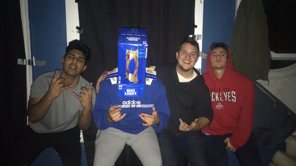 TheRealJonJorge's tweet photo. Excuse me but cannn I uhhhh get some box with my head? https://t.co/93ByZEY8WR