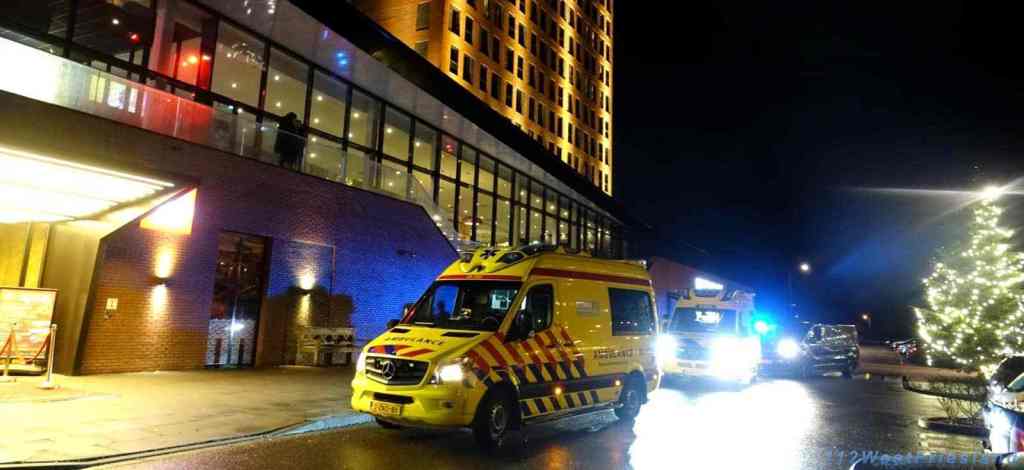 Gewonde (12) bij steekpartij aan de Westfriese Parkweg in Hoorn..