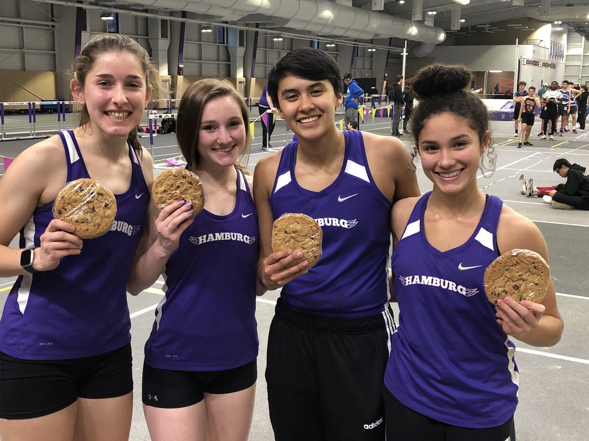 hamburgrunning's tweet photo. Another Hamburg School Record falls at the New Year Classic Invite at Houghton College. C.Danyluk, L.Bogner, A.Godios, D. Borysewicz broke the girls 4x200 record set in 2018 w/ a time of 1:48.67. Looks like we’ll have to increase the Big Cookie budget. https://t.co/kDYmkGfcYg