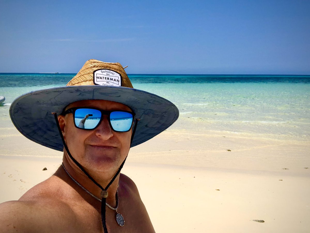 ozitodd's tweet photo. Vlasoff Cay GBR https://t.co/3wea4m0M6d