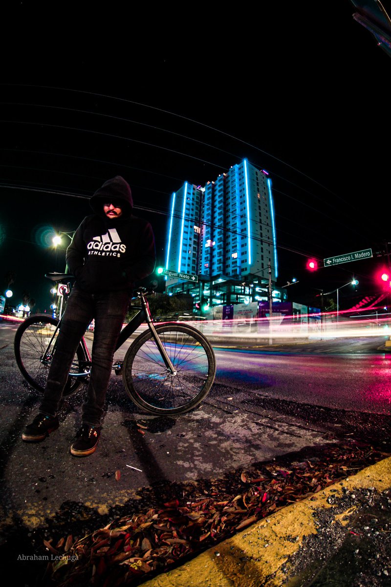 tlacuachuga's tweet photo. #monterrey #mty #canon #urbandsteet #urbanandstreet #urbanprops #yngkillerz #urban_shutter #clickcity #streetgrammers #street_ninjas #streetwearmx #streetclassics #mtycity #simetria #gramslayers #graphersmx #acreativevisual #streetphotography #street_vision #retratomexico https://t.co/SMDngPlLZC