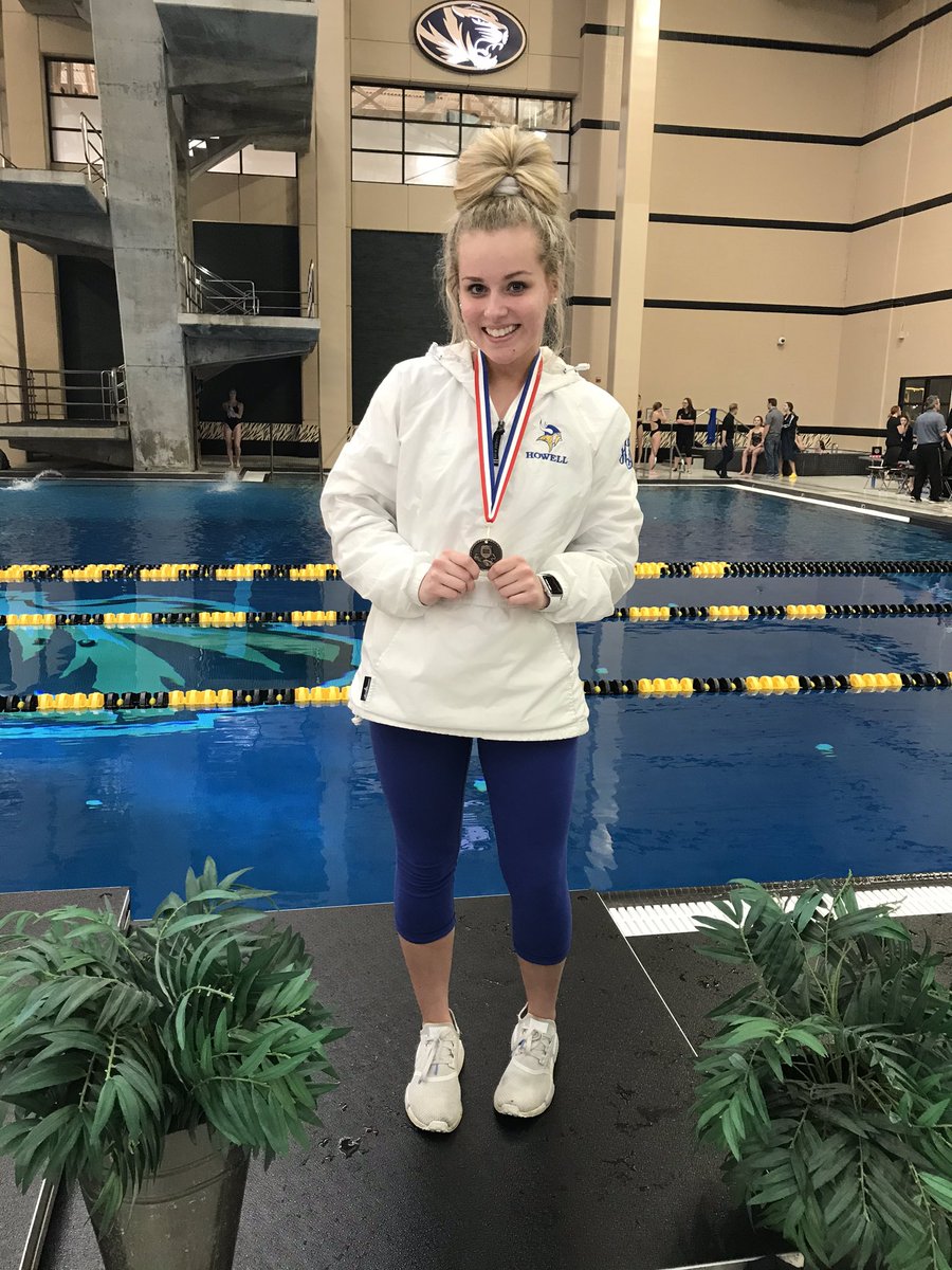vikinggirlsswim's tweet photo. JV COMO’S Medalist, Hayden Bissel  7th place 50 free and Abbey Boczkiewicz 7th place 200 IM. 
#soproud
#manyprs https://t.co/UjqL6axh9Z